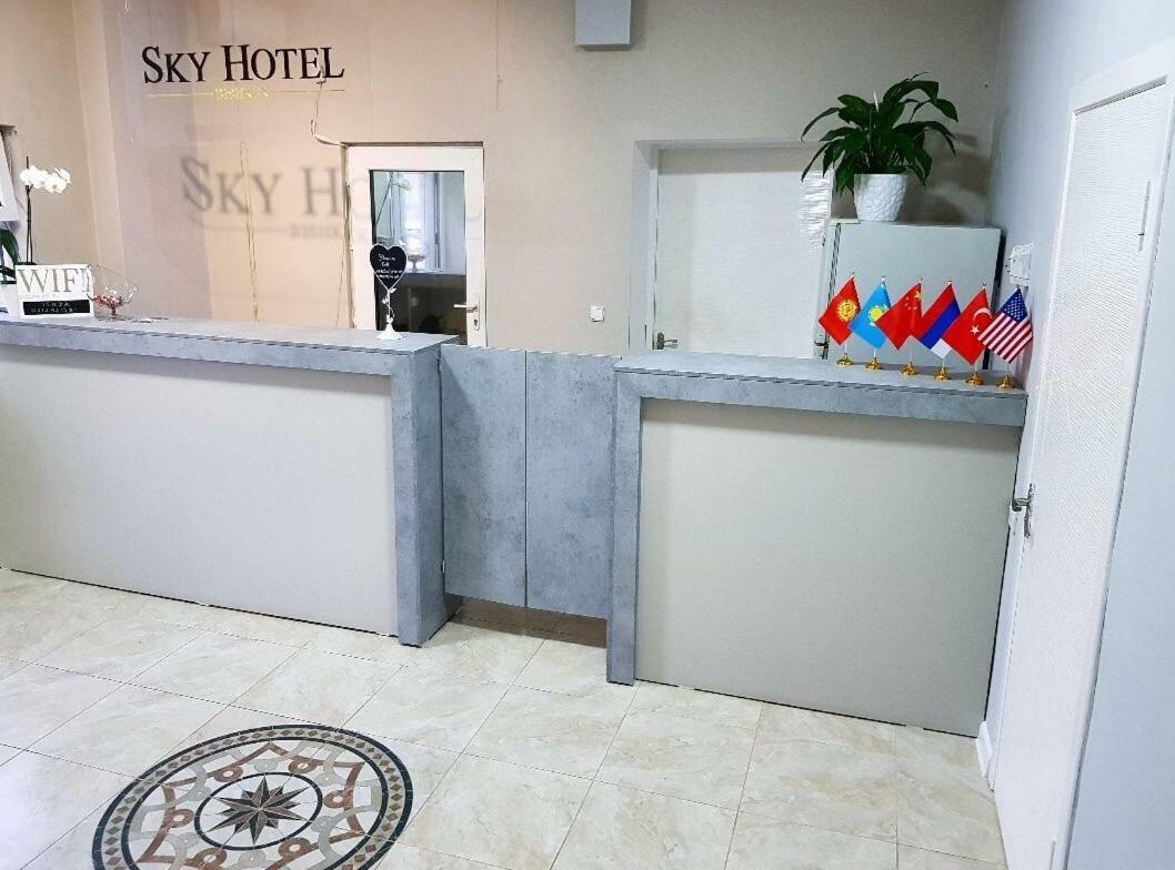 Sky Hotel Bisjkek Buitenkant foto