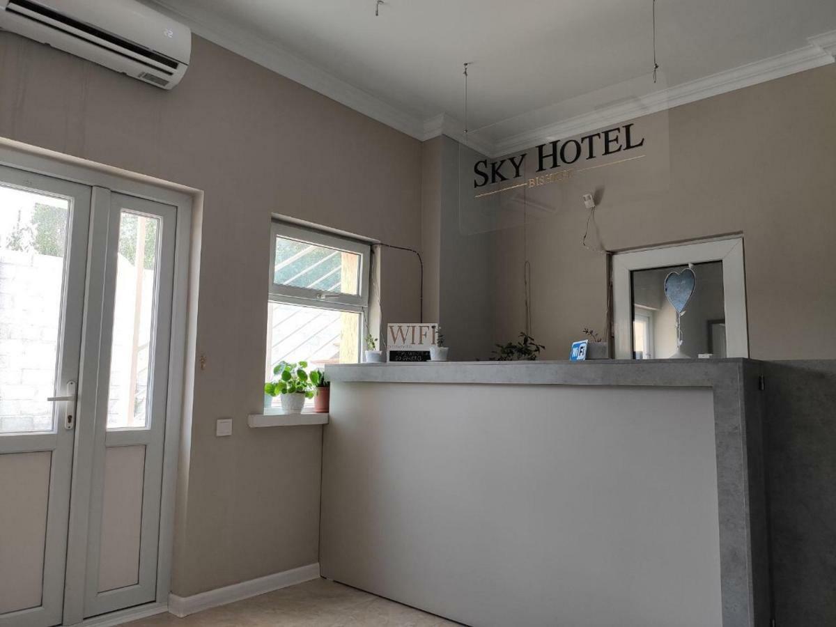 Sky Hotel Bisjkek Buitenkant foto