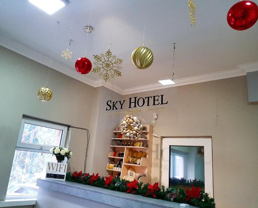Sky Hotel Bisjkek Buitenkant foto
